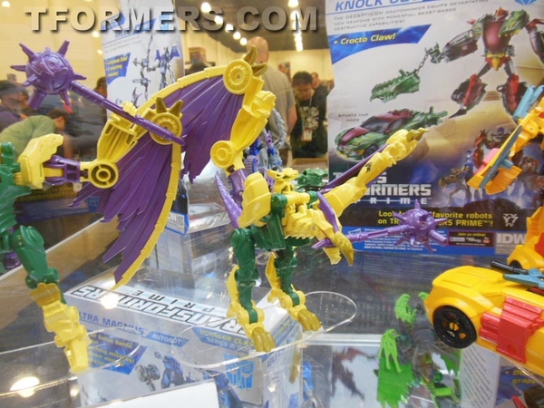 Botcon 2013   Transformers Beast Hunters 2014 New Figures Display  (20 of 69)